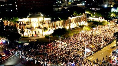 Photo of 台10萬人包圍立法院抗議