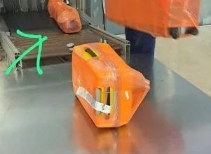 Photo of 包裹行李被拆 蒙受5000令吉損失 婦女：“馬航請給一個交代！”