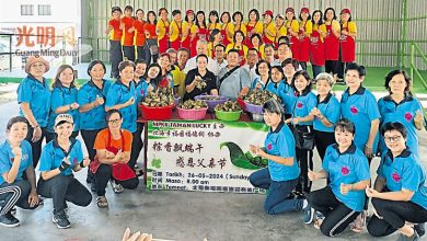 Photo of 粽香飄端午 感恩父親節 逾30婦女裹逾500粽子