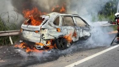 Photo of 開車途中儀表盤冒煙 BMW X5突起火燒毀