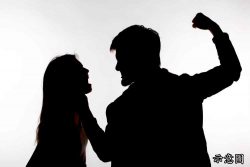 女子分手出軌未婚夫 要求還錢遭恐嚇毆打 | 国内 | 2024-06-30 – 光明日报
