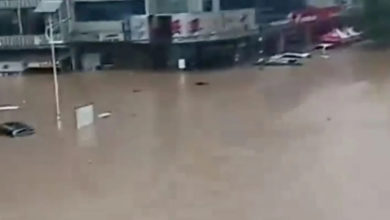 Photo of 暴雨席捲湖南 街道被淹沒 市民划船出門 山體滑坡8人失聯