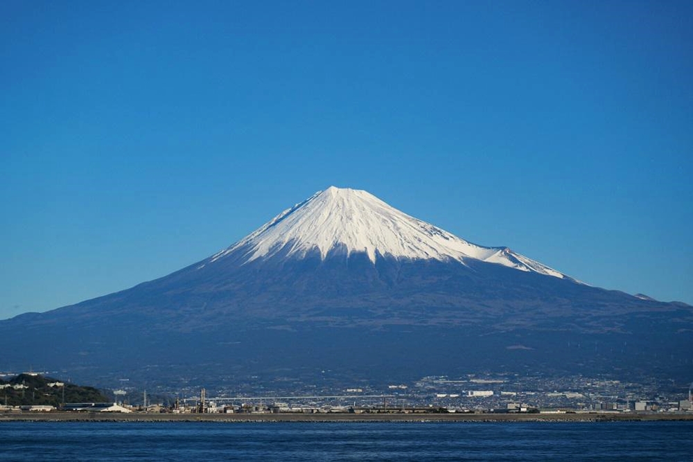 日本警方在富士山靜岡縣一側的火山口發現有3人倒臥