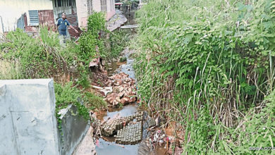 Photo of 防崩泥墻塌+超量雨水 河水飆升引發水災