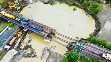 Photo of 台鐵軌道懸空30公尺 網民驚呼“過奈何橋”