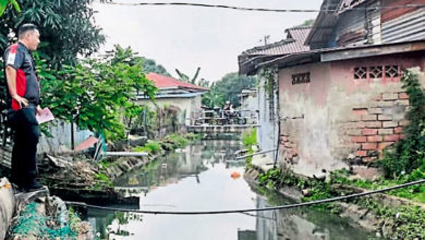 Photo of 甲歷史城市廳派700宣傳單 宣導垃圾別丟溝渠意識