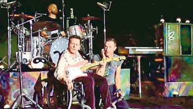Photo of 《回到未來》米高霍士坐輪椅  合唱Coldplay