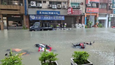 Photo of 格美颱風 | 高雄多區淹水 美術館住宅區成 黃河