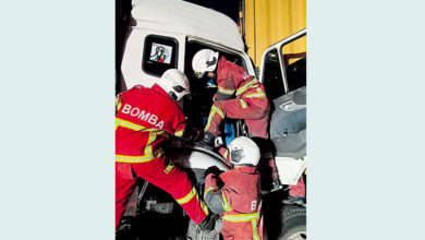 Photo of 2巨無霸轎車連環撞 肇1死2傷 車龍6公里