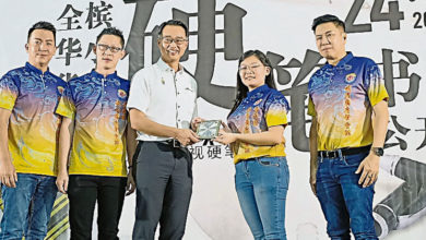 Photo of 威省廣惠肇會館首辦 200學生比硬筆書法