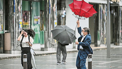 Photo of 強颱“珊珊”襲日 風大雨大3死54傷