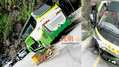 Photo of 因剎車器失靈 巴士從雲頂下山撞路障