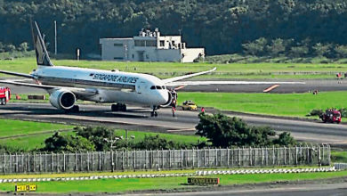 Photo of 新航客機引擎冒煙  降落成田機場無人傷