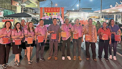 Photo of 爪夷村天后聖母宮慶中秋 500村民提燈隨花車遊行