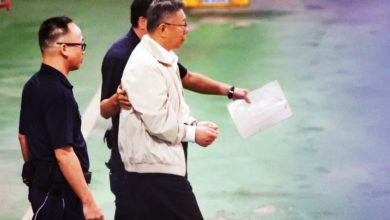 Photo of 柯文哲據報被搜查時拒開門一小時 疑刪訊息滅證