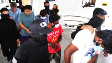 Photo of 涉傾倒廢料污染河流 5人包括1獅城男被控