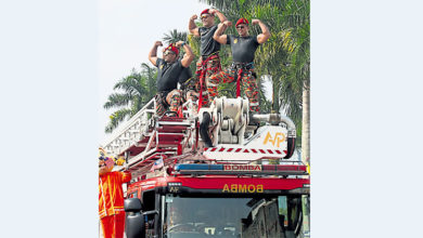 Photo of 森萬人聚國慶會場  Abang Bomba引歡呼