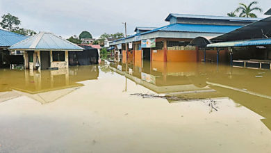 Photo of 淹水範圍擴大 文德甲巴剎暫休業