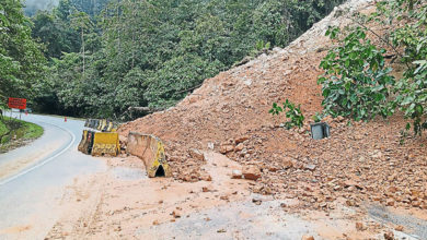 Photo of 怡保往金馬崙路段土崩 民眾受促改用打巴路線