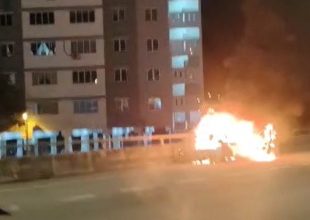 Photo of 轎車爆炸 火熊熊煙滾滾