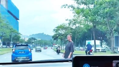 Photo of 【視訊】恍惚外籍女路上遊蕩 試圖肉身擋車被捕