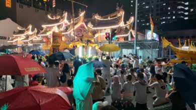 Photo of 車水路斗母宮九皇爺回鑾 年長善信坐三輪車參與