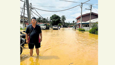 Photo of 豪雨成災淹沒貨品  和豐連登商家損失慘重