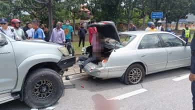 Photo of 巴士撞轎車貨卡 1男子跪死後車廂