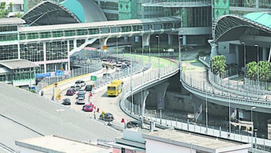 Photo of 法茲里：走路過新山關卡  行人第三通道照跑