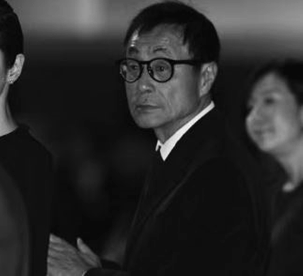 刘家昌今日（3日）惊传病逝的消息，享寿81岁。 原文網址: 劉家昌驚傳離世　最後一次露面暴瘦傳腦及肺部有腫瘤 | 香港01 https://www.hk01.com/article/1081648?utm_source=01articlecopy&utm_medium=referral