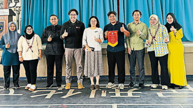 Photo of 森大专学会访马口 文具派启文SPM考生