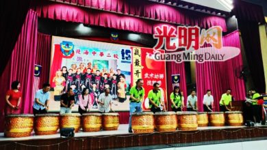 Photo of 【北海中华二校武术幼狮战鼓团战鼓开幕】周慧萍：创立初期8人 现逾20学员加入