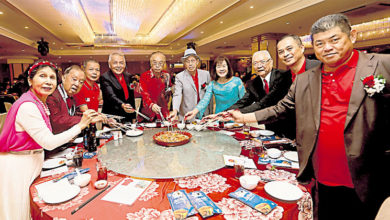 Photo of 【陆氏宗亲会51周年庆暨筹募活动基金宴】陆新华：表彰陆氏历史贡献 应为秋杰 秋泰路正名