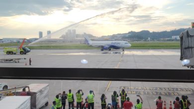 Photo of 印度乘客激动称等15年 真奈直飞首航抵槟 