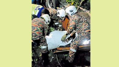 Photo of 疑行驶失控 轿车坠沟1死2伤