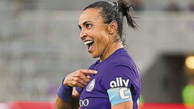 Photo of 38岁巴西女足传奇 马塔再踢两年