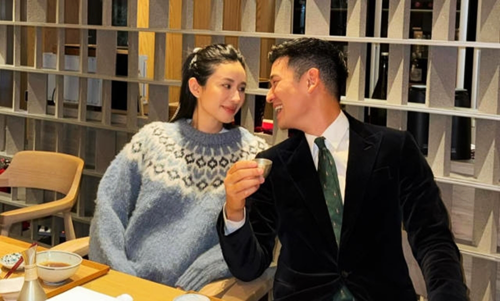周兴哲在2022年和前美女主播赵岱新结婚