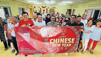 Photo of 马身新村村委会 新春送暖25长者病患