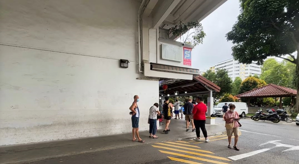 民众们到「旺地」买希望
