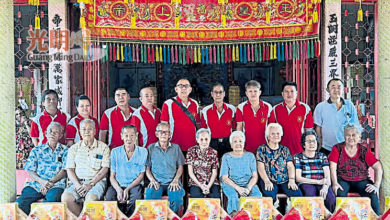 Photo of 新文英玉帝宫孝亲敬老 礼篮红包赠47老村民