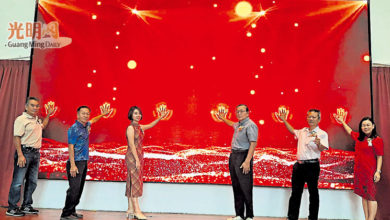 Photo of 【峇东仙托新中学校新春活动】黄旭宽：硬体设备提升 助校方推动现代化教学