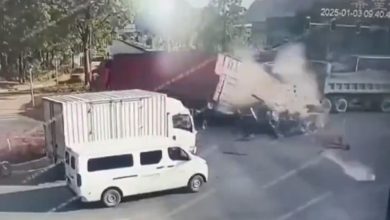 Photo of 比亚迪飙速 撞飞货车 炸成碎片