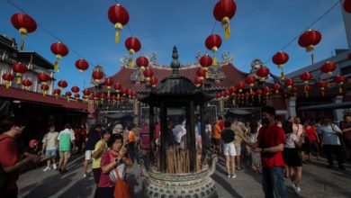 Photo of 大年初一烧香祈福 全马神庙人潮涌动