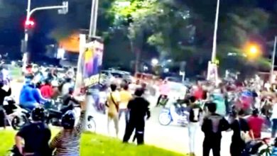Photo of 大批骑士围绕路口闹事 视频疯传 怡警追查