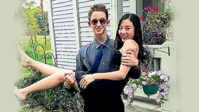 Photo of 洋人帅哥越洋寻人 宋祖儿青涩照曝光