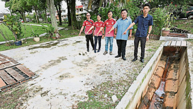Photo of 安邦丽华镇14路居民  霸占公园停车接罚单
