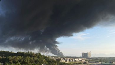 Photo of 工厂遇火魔 天空被黑烟吞噬