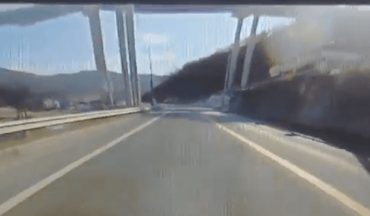 Photo of 韩公路天桥崩塌 8人遭活埋