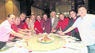 Photo of 【时尚服饰商会新春与60周年宴】陈天宝吁挂钩生产力 最低薪应调整为总工资