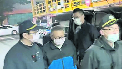 Photo of 柯爸再传病危 柯文哲凌晨赴医院探视